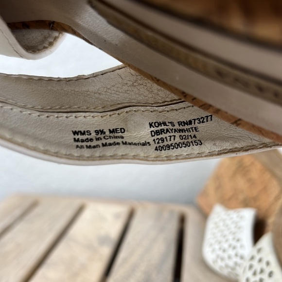 Dana Buchman Leather Perforated Wedge Cork Heel Sandals White Size 9.5 - Picture 11 of 11